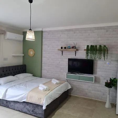 Apartament туристический комплекс в 300 метрах от моря Royal Life *