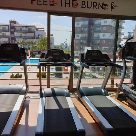 туристический комплекс в 300 метрах от моря Royal Life Apartament Trikomo